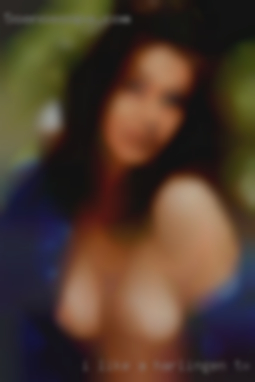 I like in Harlingen, TX a curvy woman with large breasts.