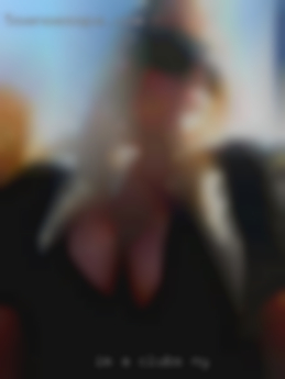 I'm a 39 year old clubs NY black male in Toronto.
